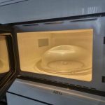 O que acontece se limpar o micro-ondas com limão e passar a ferro através de gaze: truques culinários à beira da magia o-que-acontece-se-limpar-o-micro-ondas-com-limao-e.jpg